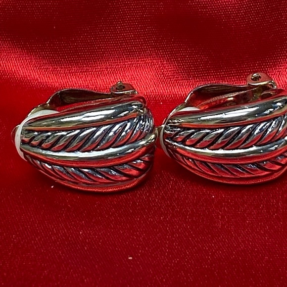 Silver cable Design earrings - Picture 3 of 3